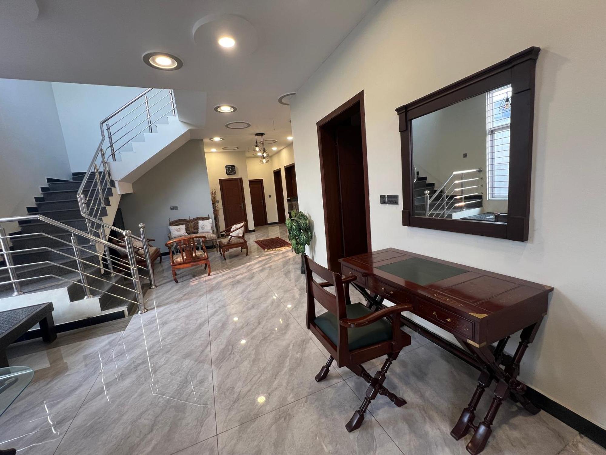 Deluxe King Room In Silverscape Residence Rawalpindi Extérieur photo