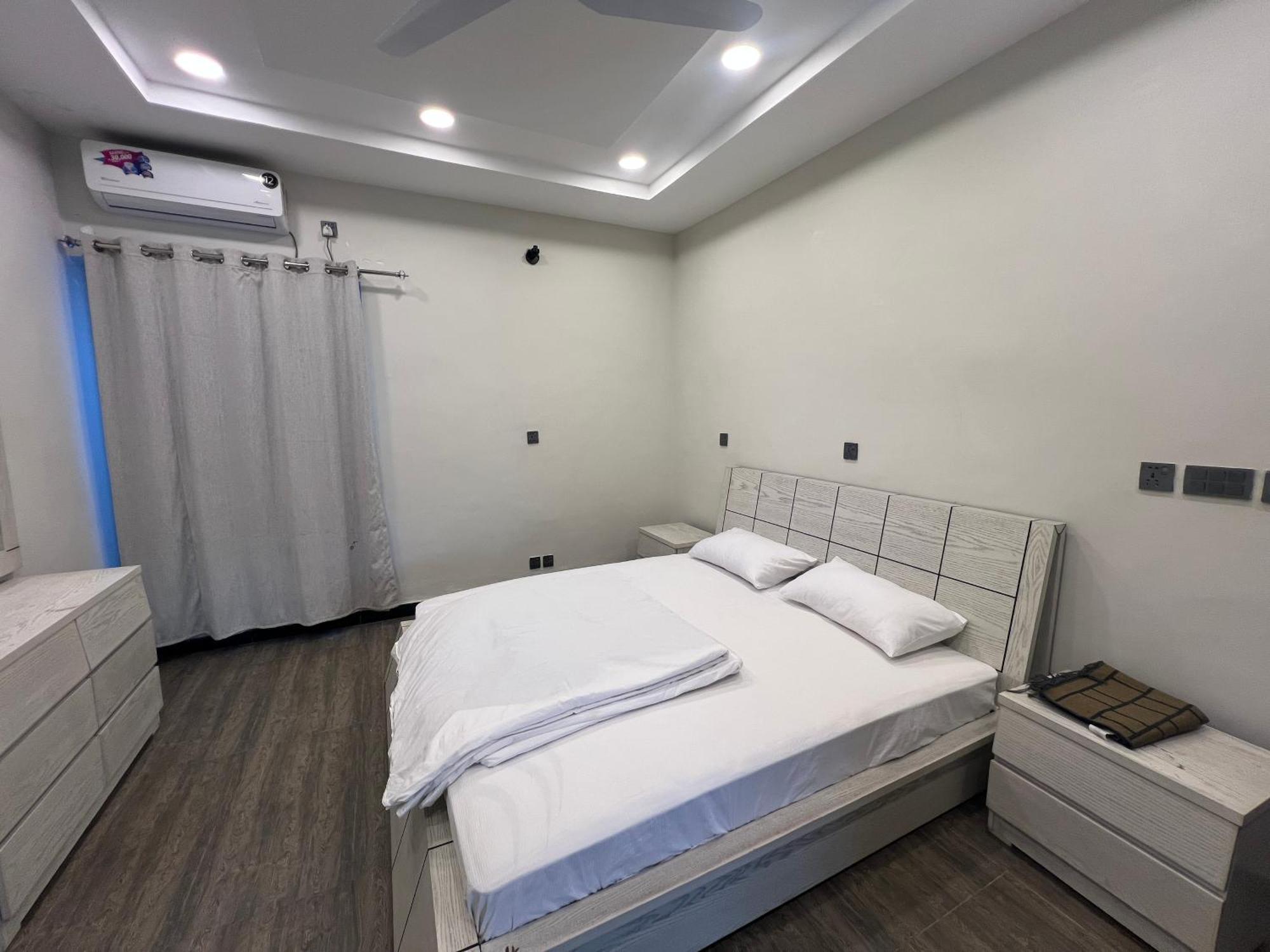 Deluxe King Room In Silverscape Residence Rawalpindi Extérieur photo