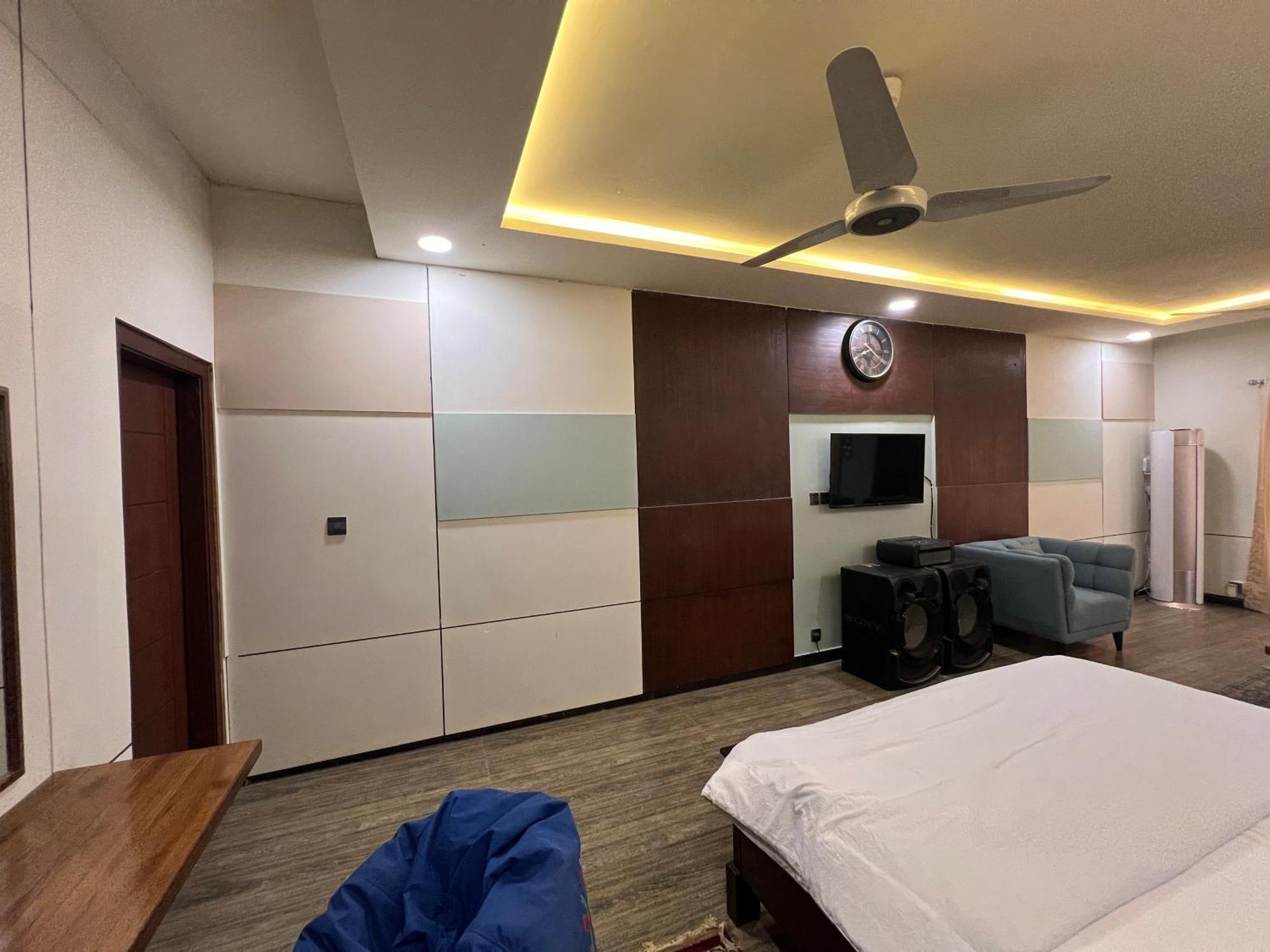 Deluxe King Room In Silverscape Residence Rawalpindi Extérieur photo