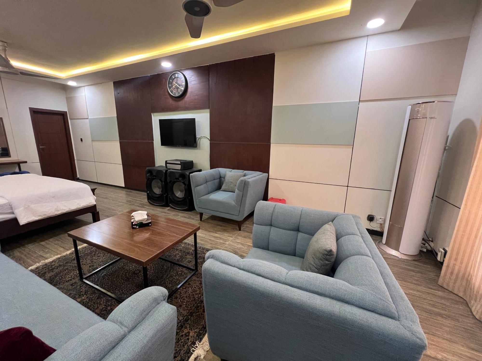 Deluxe King Room In Silverscape Residence Rawalpindi Extérieur photo